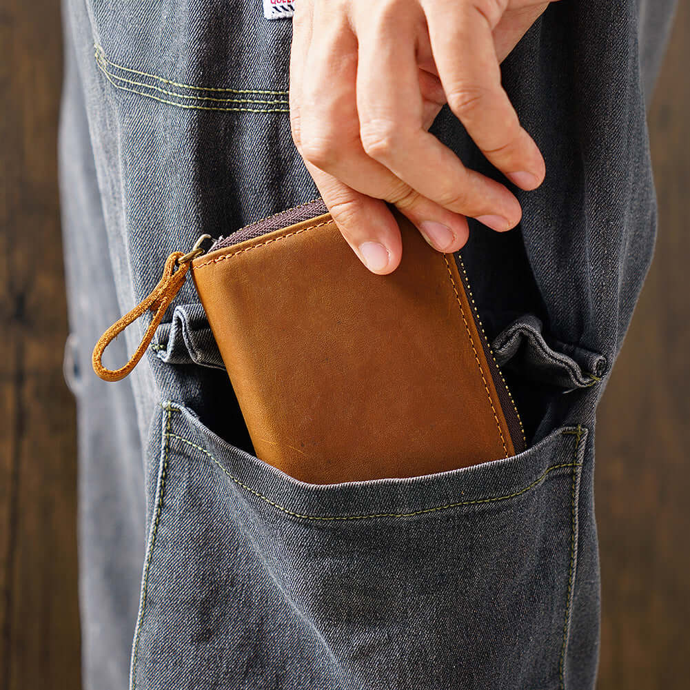 Brown Crazy Horse leather wallet for cards