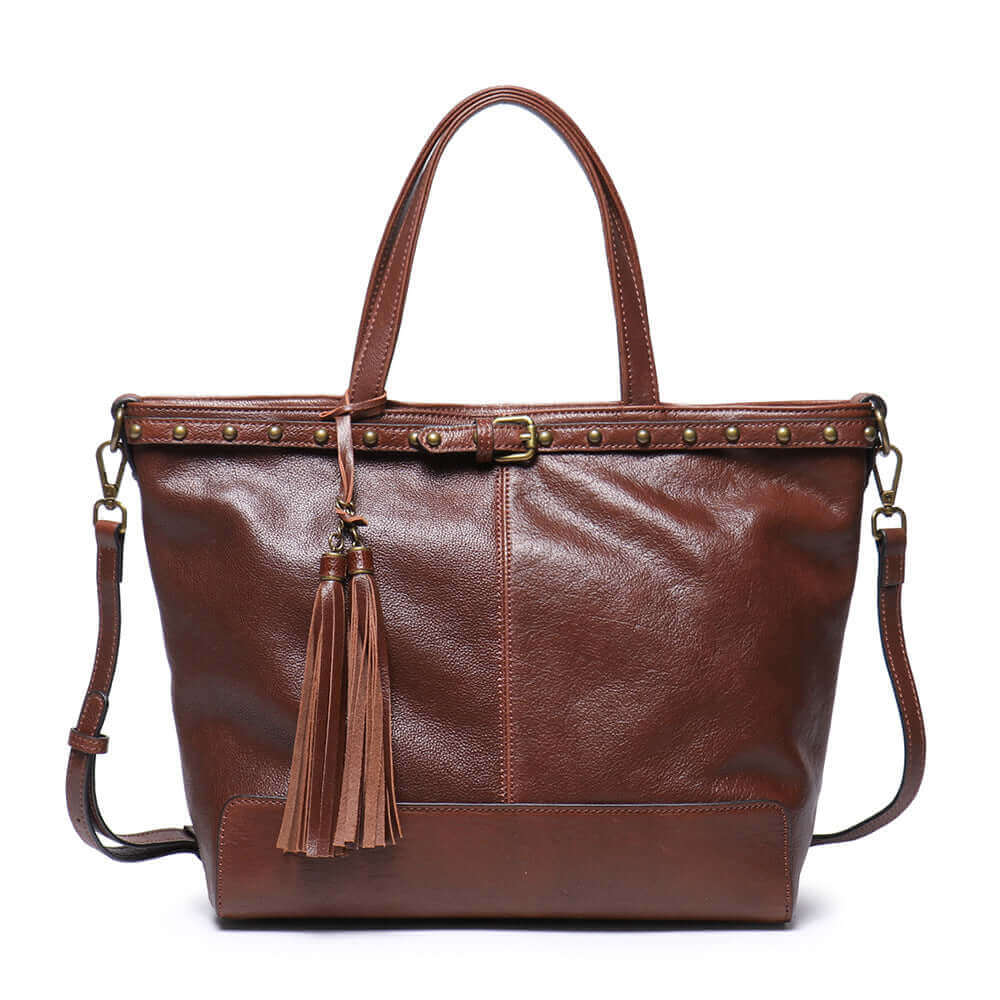 Woman wearing leather shoulder bag crossbody