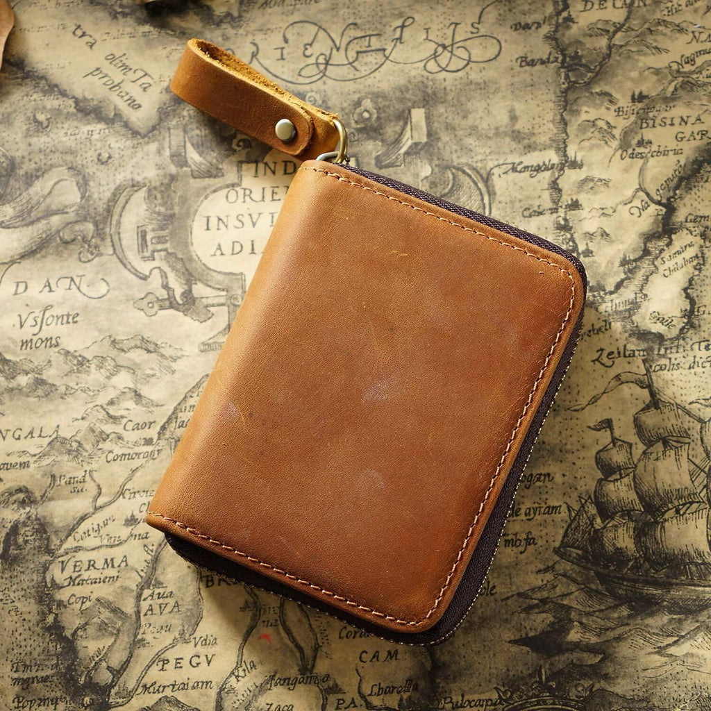 Zippered RFID card wallet made of vintage leather