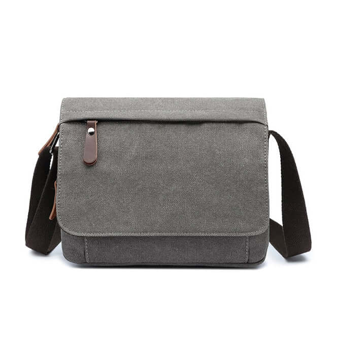 Compact canvas bag for everyday use