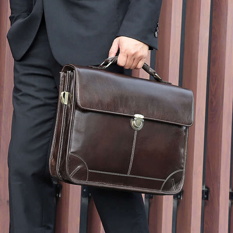 Sleek and professional leather laptop bag for New Zealand professionals.